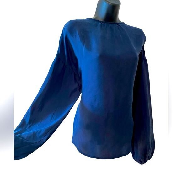 Calme by Johnny Was Navy blue silk long sleeve blouse NWT size Med. Luxury - Picture 2 of 9